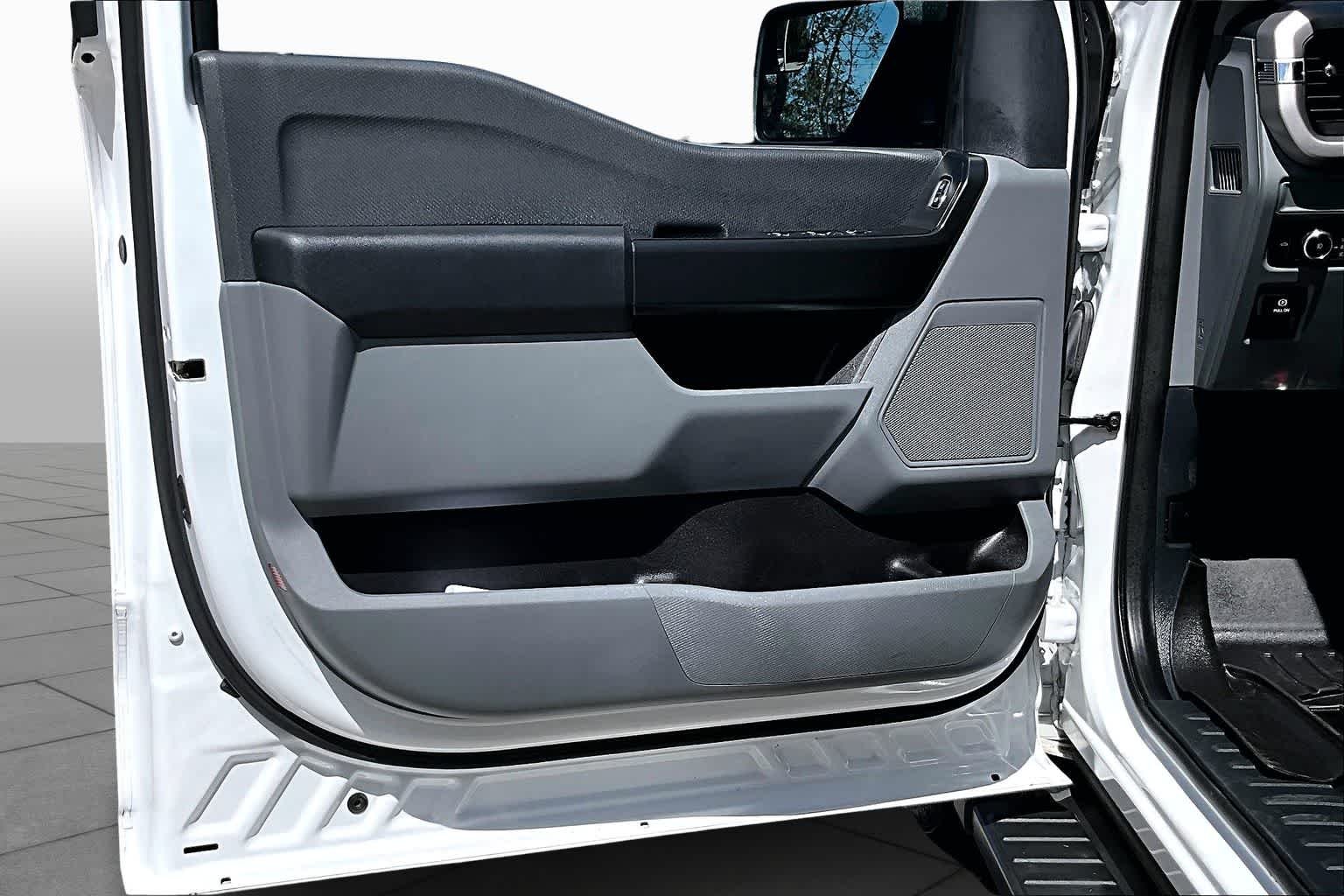 Used 2023 Oxford White Ford XL image 64