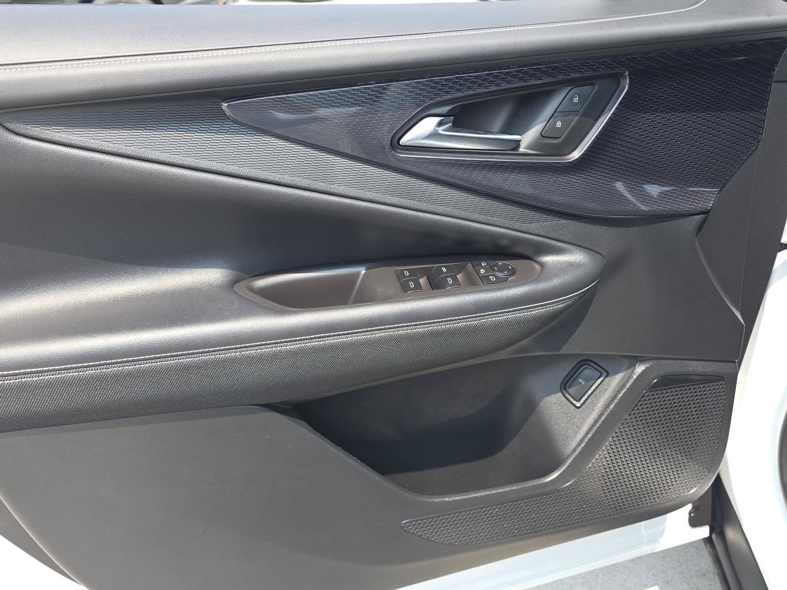 Used 2024 Summit White Chevrolet LT image 15