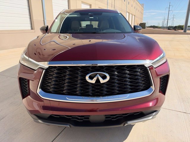 Used 2022 Red INFINITI LUXE image 2