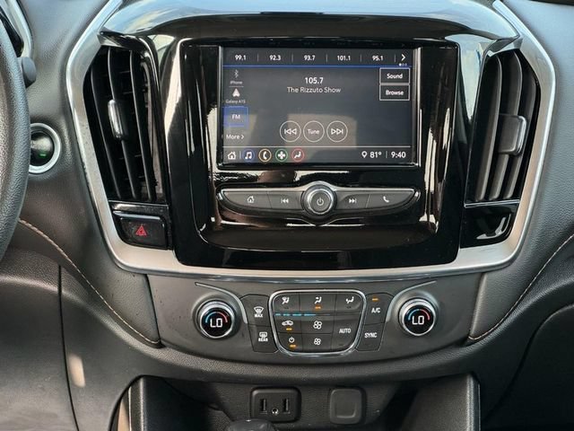 Used 2020 SILVER ICE METALLIC Chevrolet LS image 15