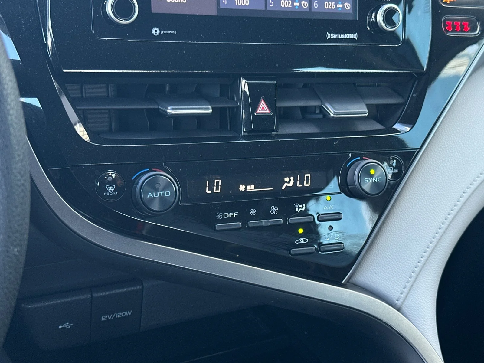 Used 2021 Aqua Toyota LE image 19