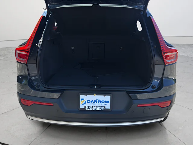 Used 2021 Blue Volvo Momentum image 17