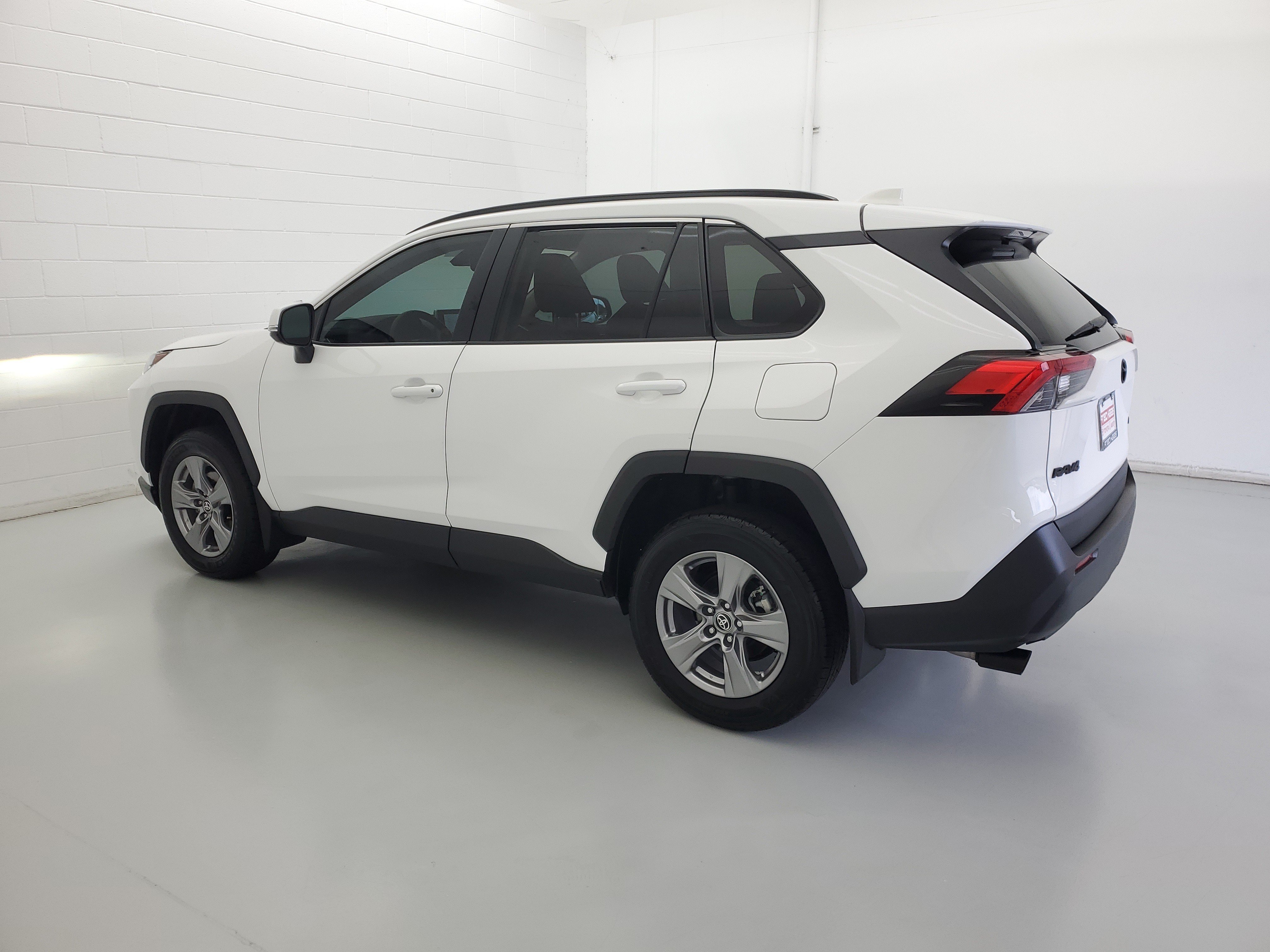 Used 2024 Ice Cap Toyota XLE image 7
