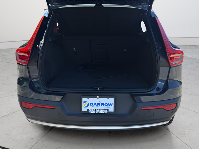 Used 2021 Blue Volvo Momentum image 17