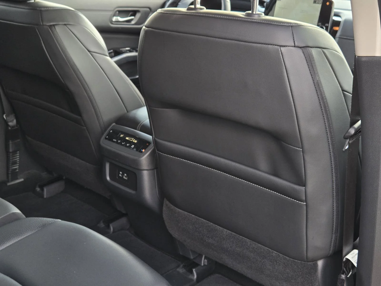Used 2025 Super Black Nissan SL image 28