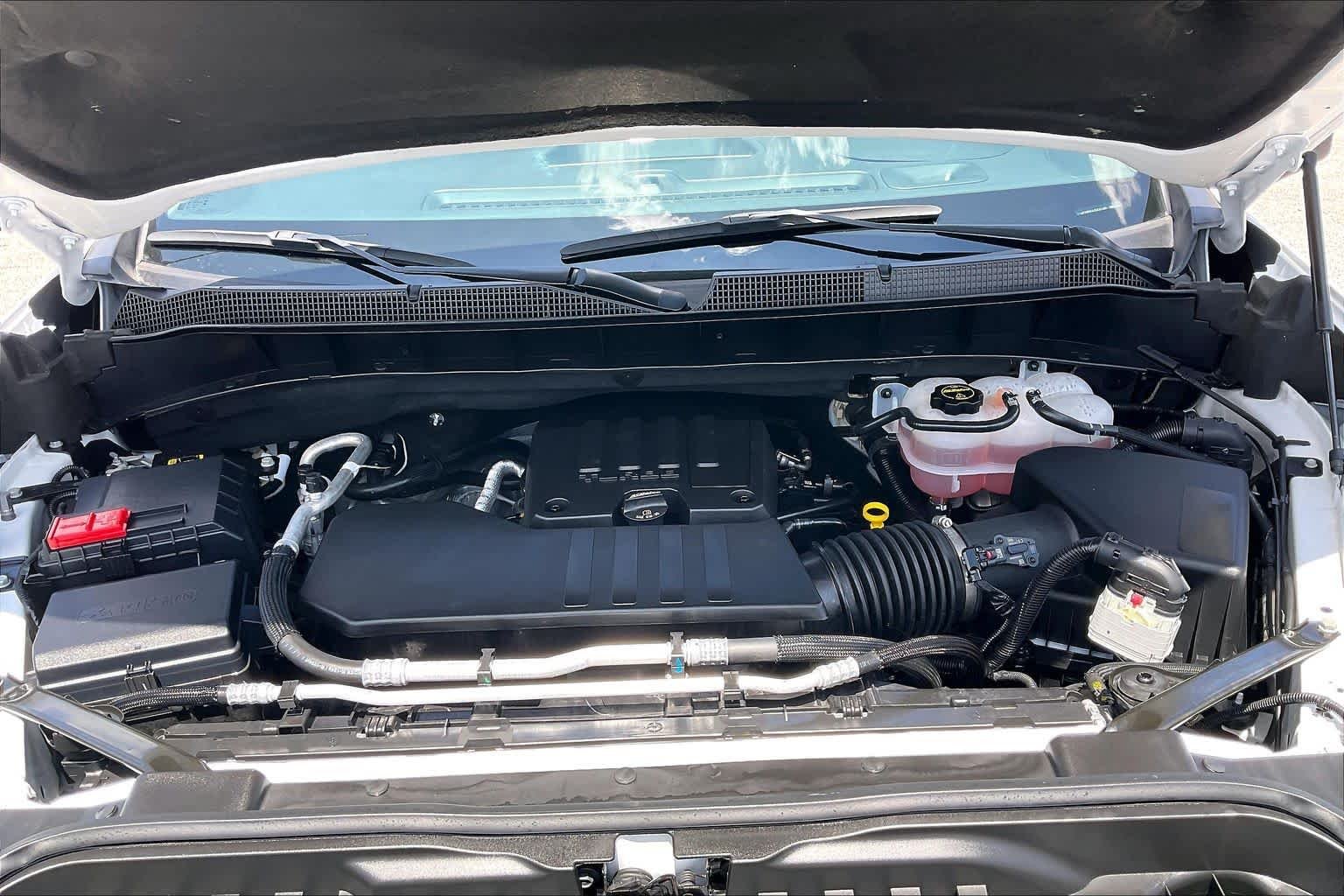 Used 2025 Summit White Chevrolet Custom image 29