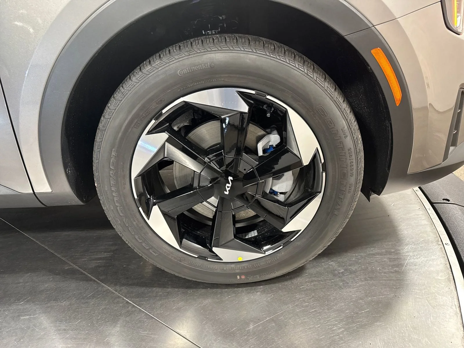 New 2026 Sand Kia EX image 10
