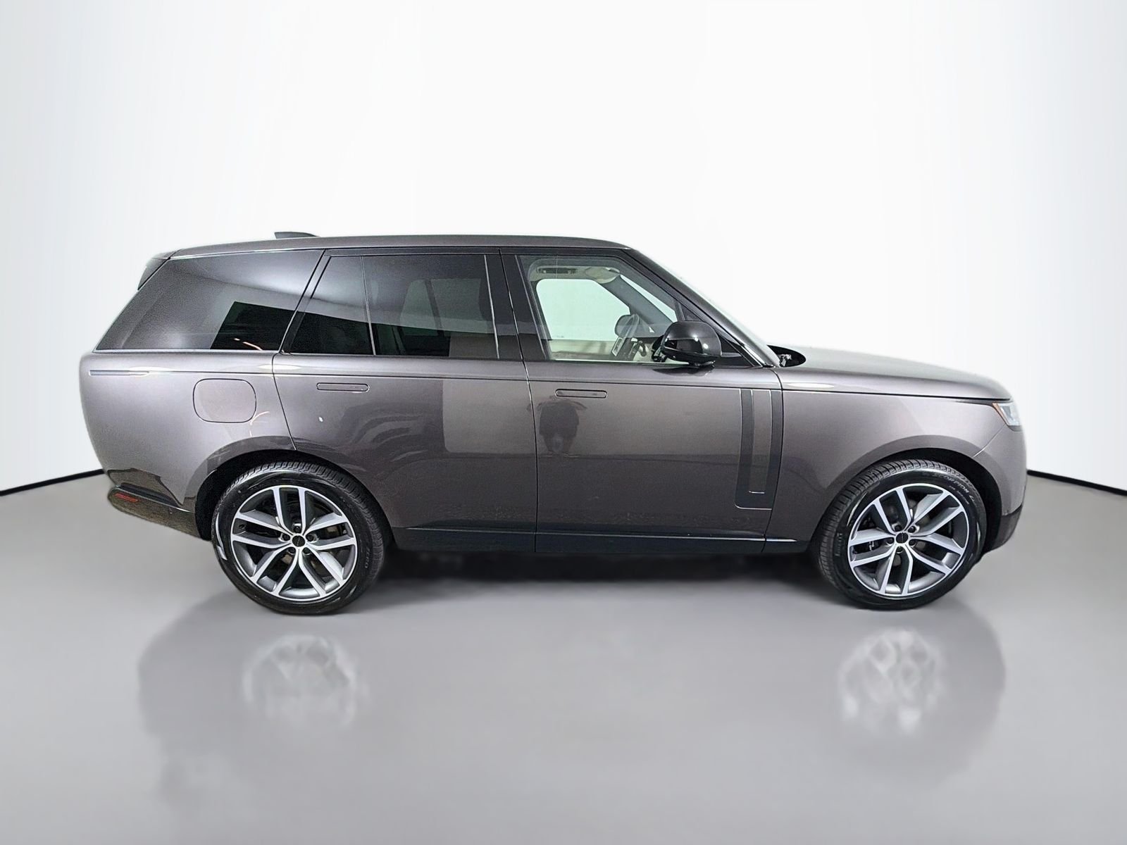 New 2026 Charente Grey LAND ROVER SE image 6