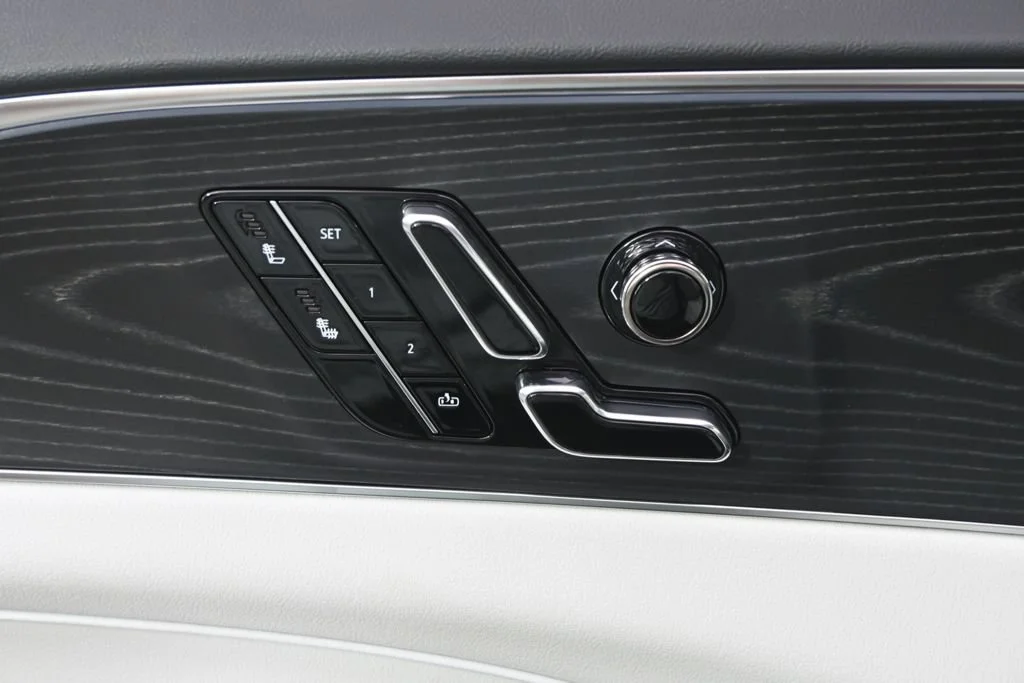 2026 Cadillac LYRIQ Luxury - Photo 14
