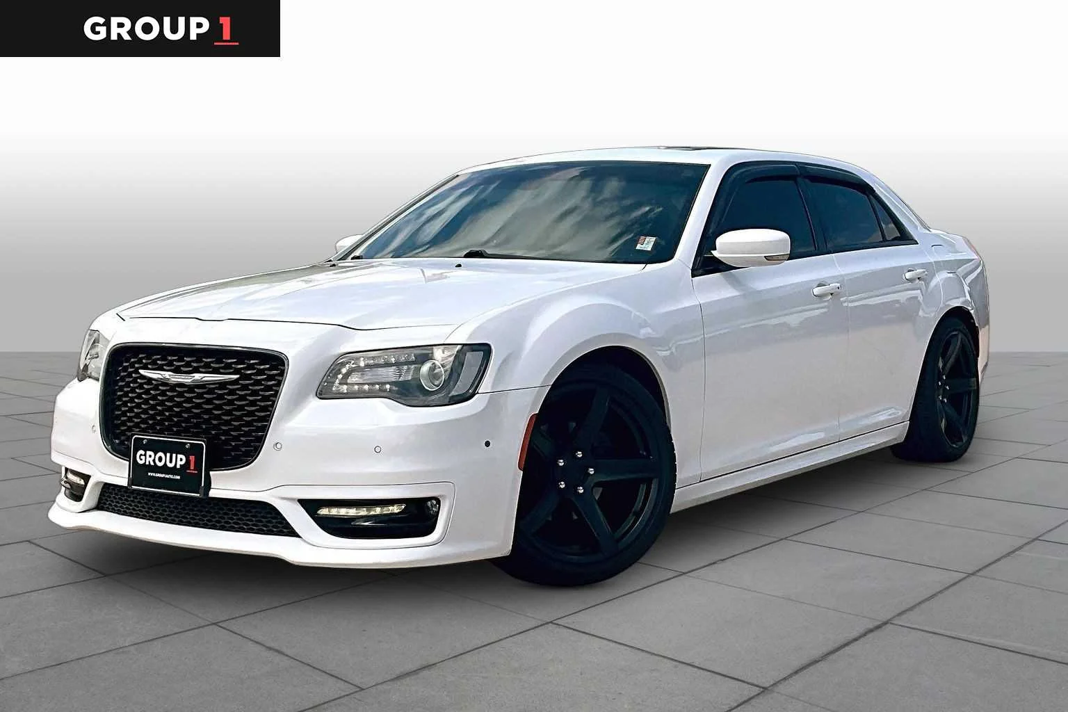 2018 Chrysler 300 S's photo