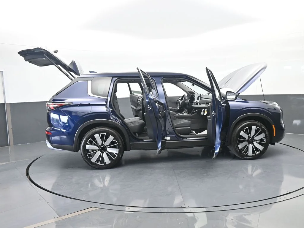 New 2026 Cosmic Blue Metallic Mitsubishi SE image 73