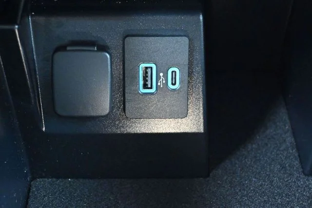 Used 2021 Blue Ford Platinum image 26