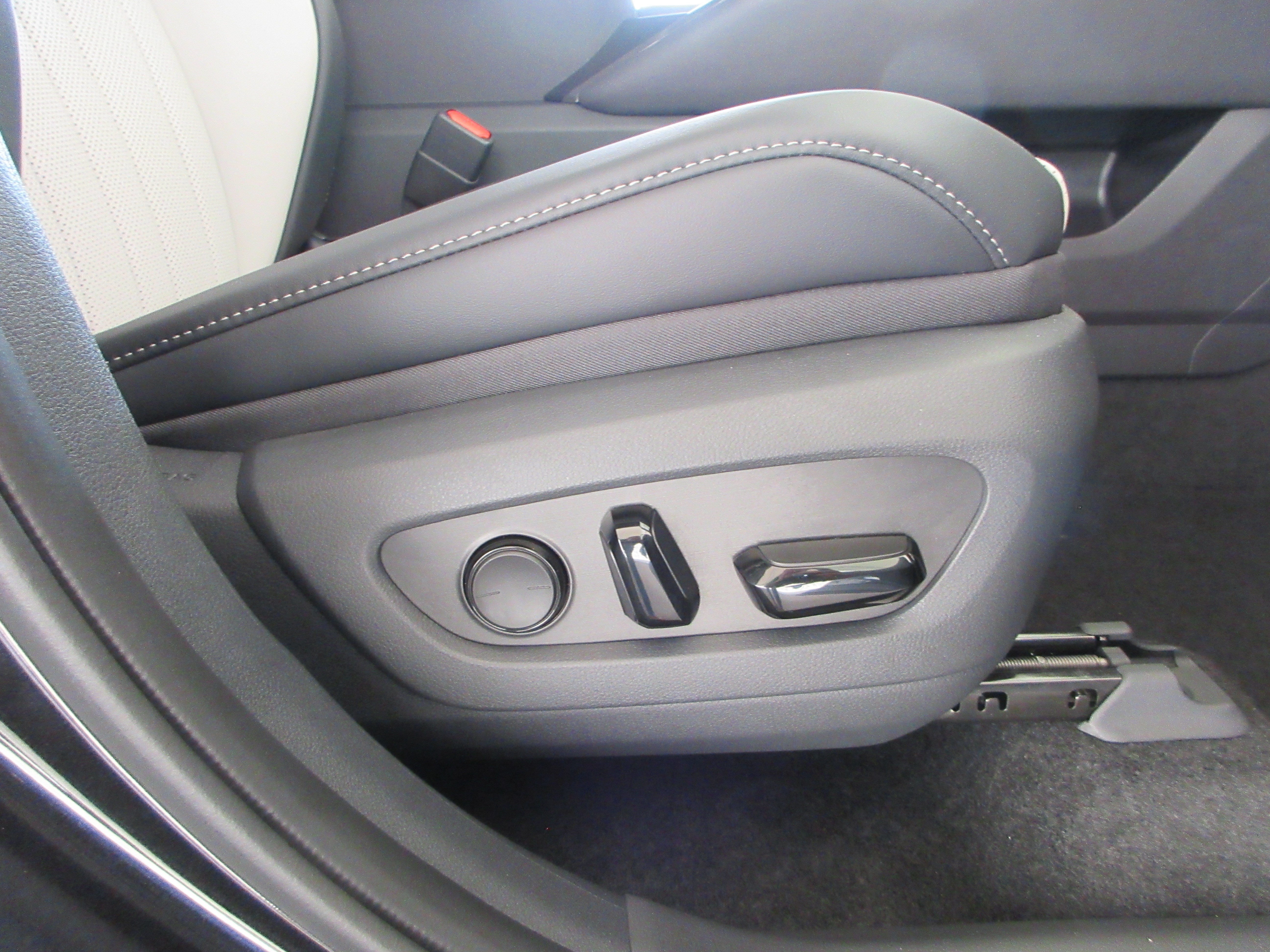 New 2026 Caviar Lexus F SPORT HANDLING AWD image 32
