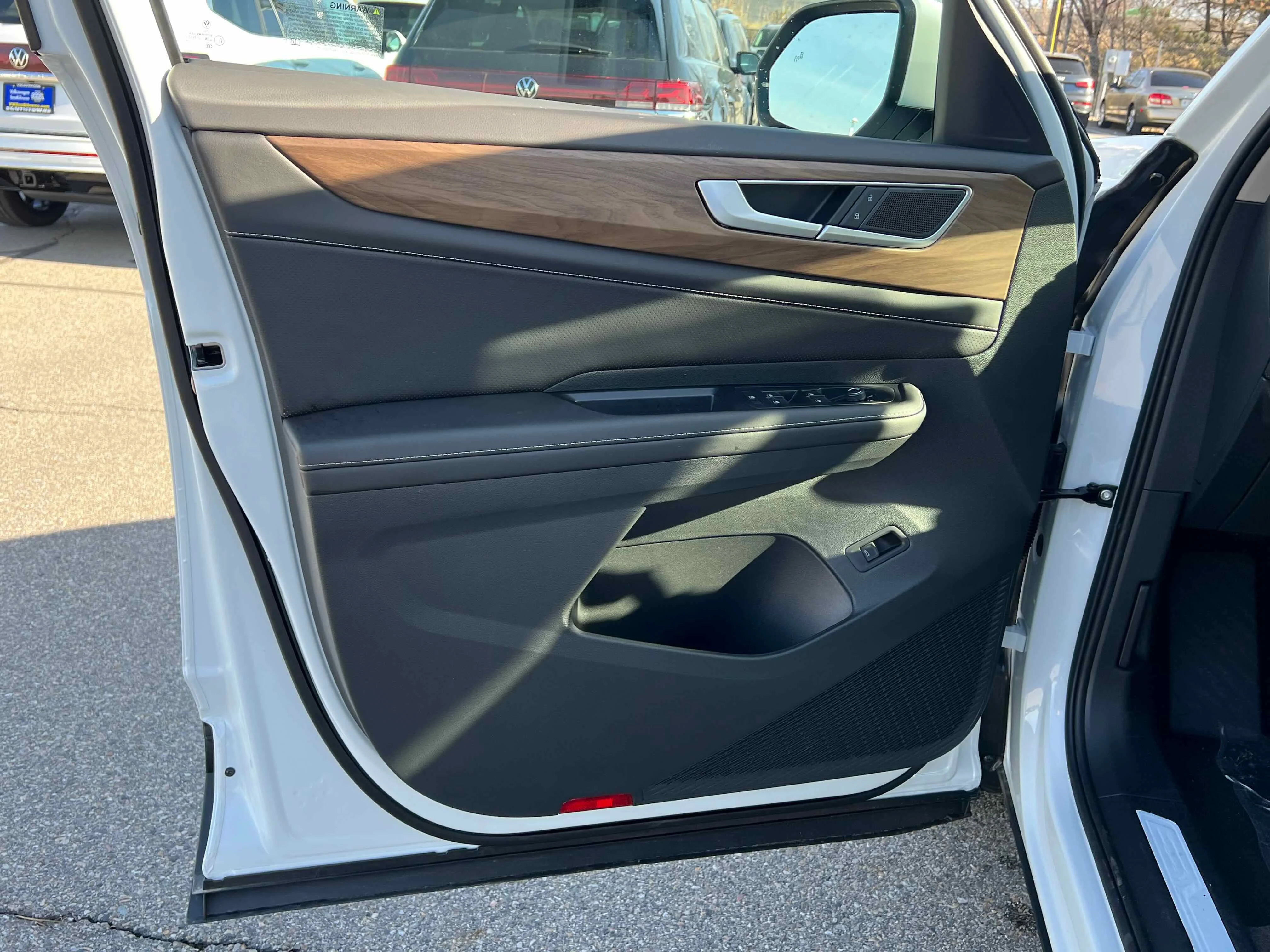 New 2026 Opal White Volkswagen 2.0T SE w/Technology image 14