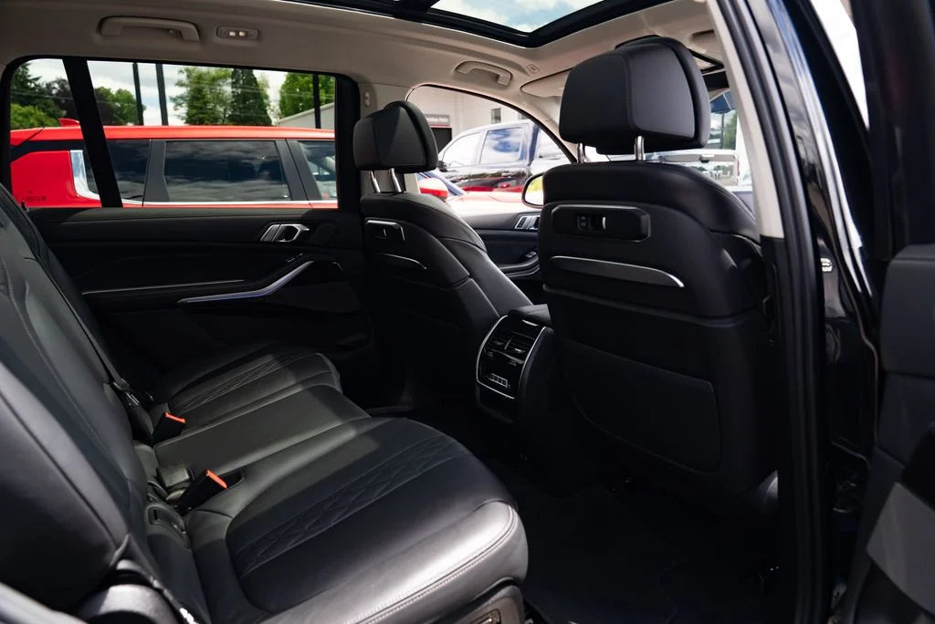 Used 2023 Black BMW xDrive40i image 26