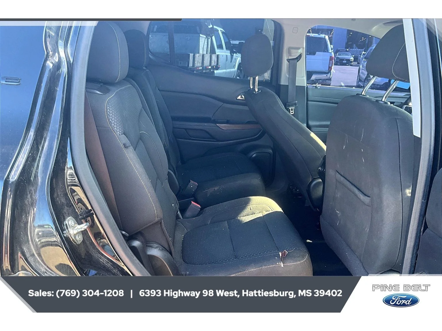 Certified Used 2023 Ebony Twilight Metallic GMC SLE image 3