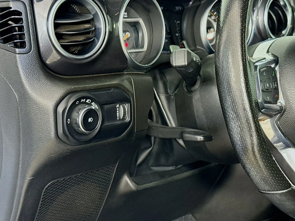 Used 2023 White Jeep Rubicon 392 image 10