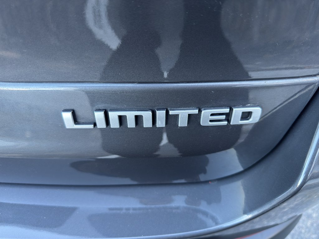Used 2025 Baltic Gray Metallic Clearcoat Jeep Limited image 34