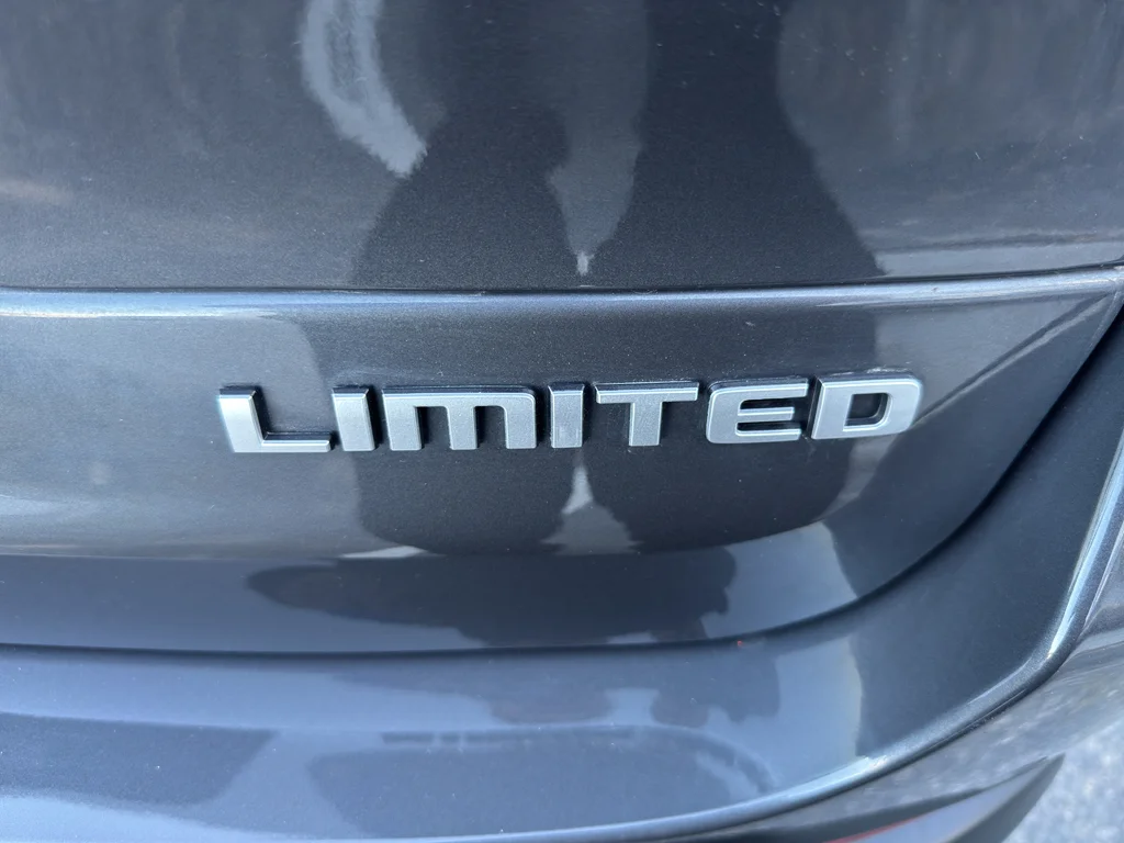 Used 2025 Baltic Gray Metallic Clearcoat Jeep Limited image 34