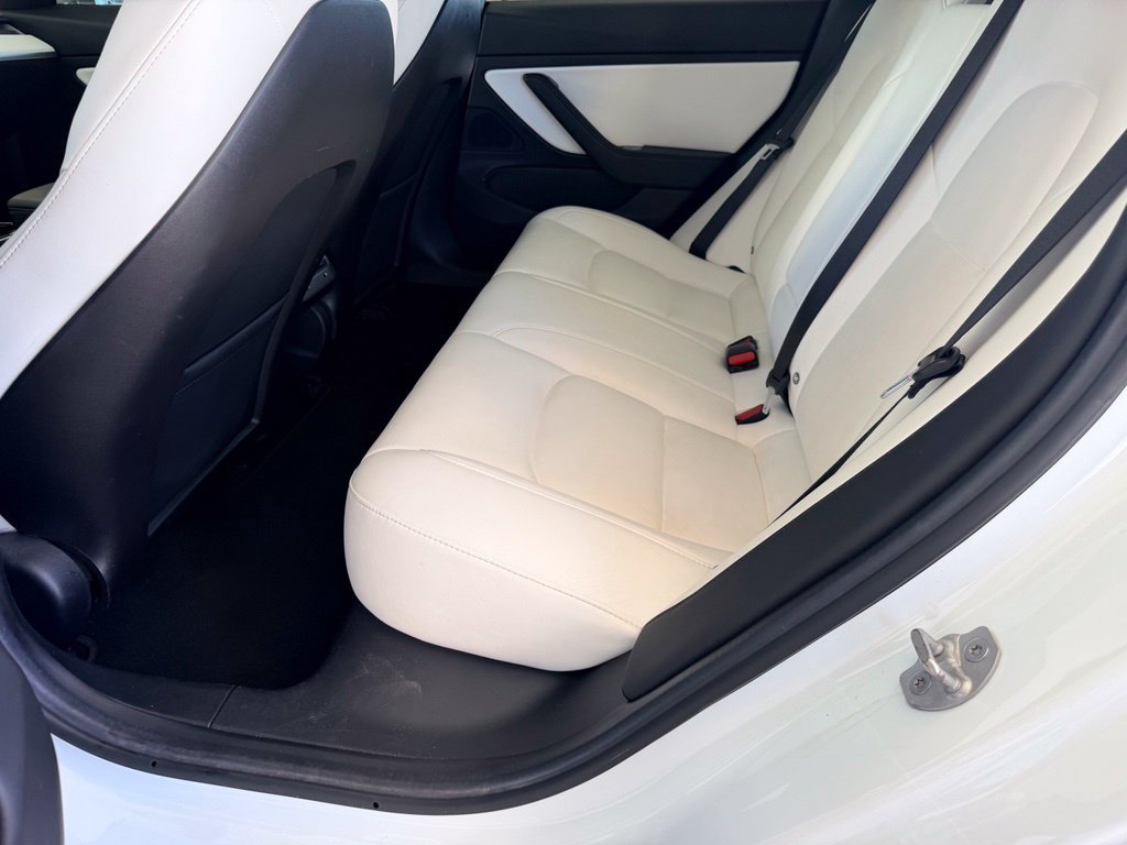 Used 2018 White Tesla Long Range image 28