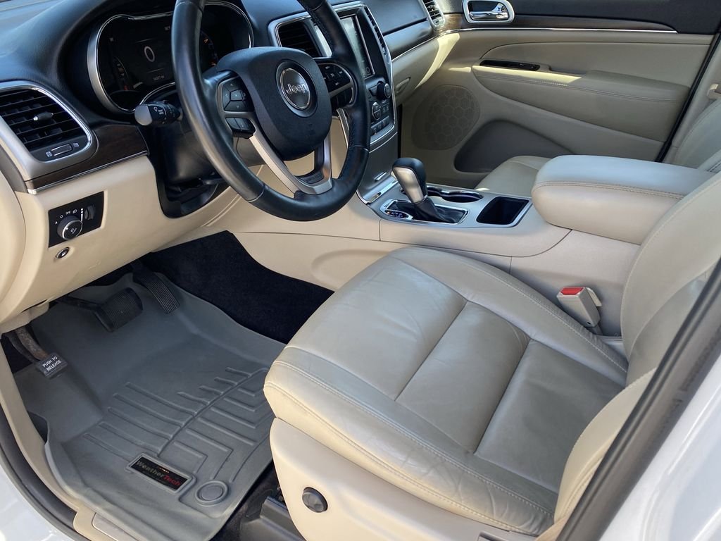 Used 2018 Bright White Clearcoat Jeep Limited image 10