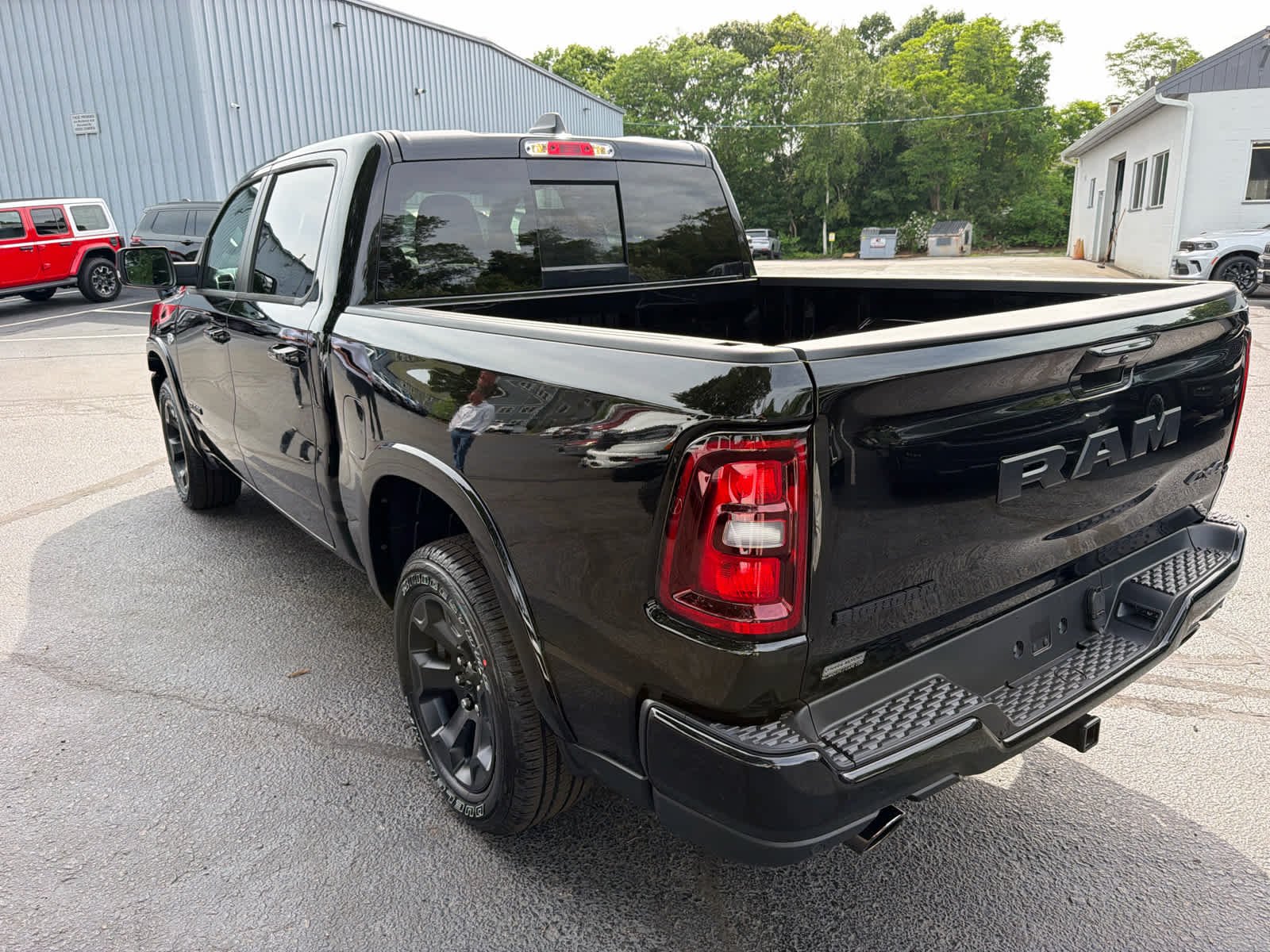 New 2026 Diamond Black Crystal Pearl-Coat Exterior Paint RAM Big Horn image 6
