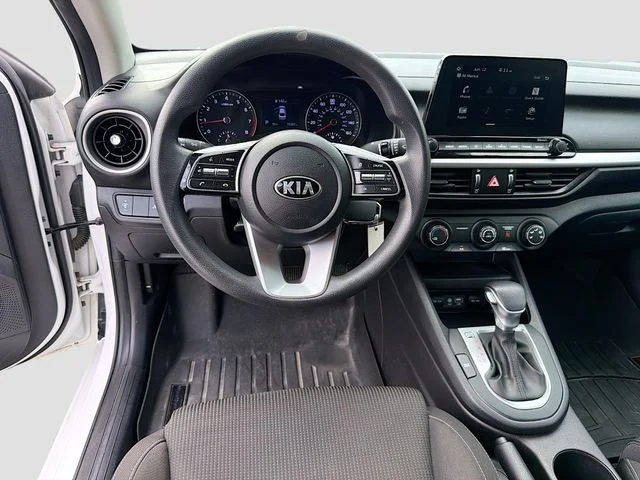 Used 2021 White Kia LXS image 21