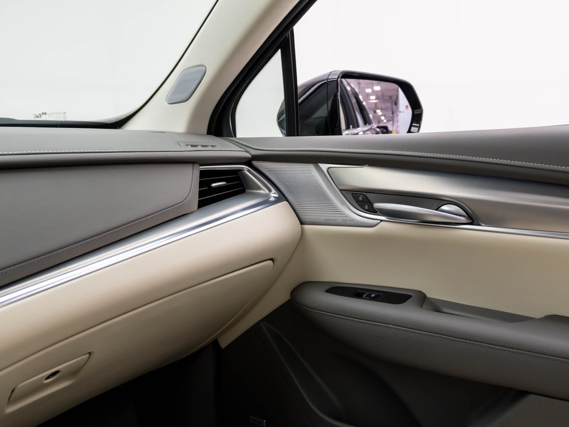 Used 2025 Black Cadillac Premium Luxury image 32