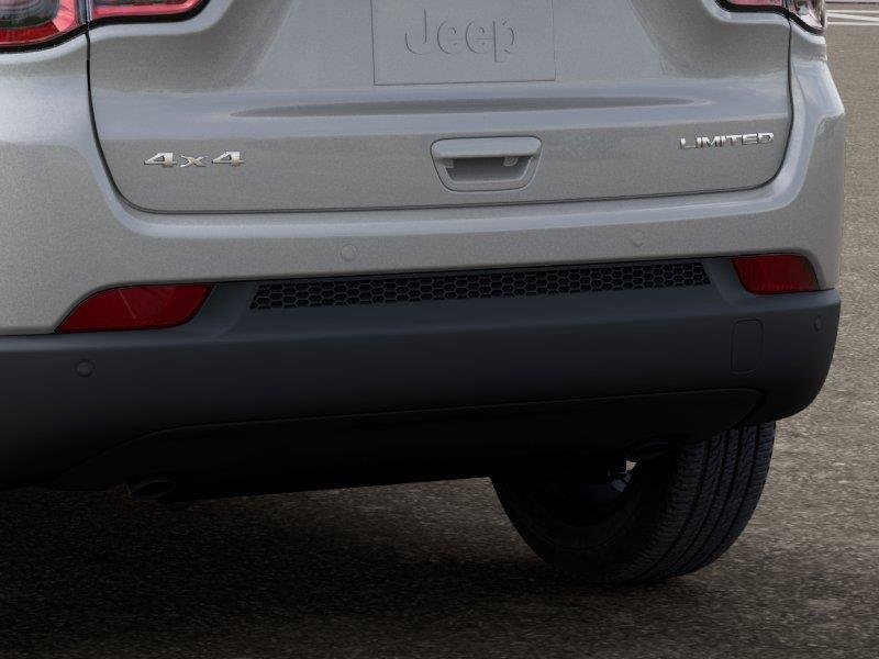 New 2026 Silver Zynith Metallic Clear-Coat Exterior Paint Jeep Limited image 13