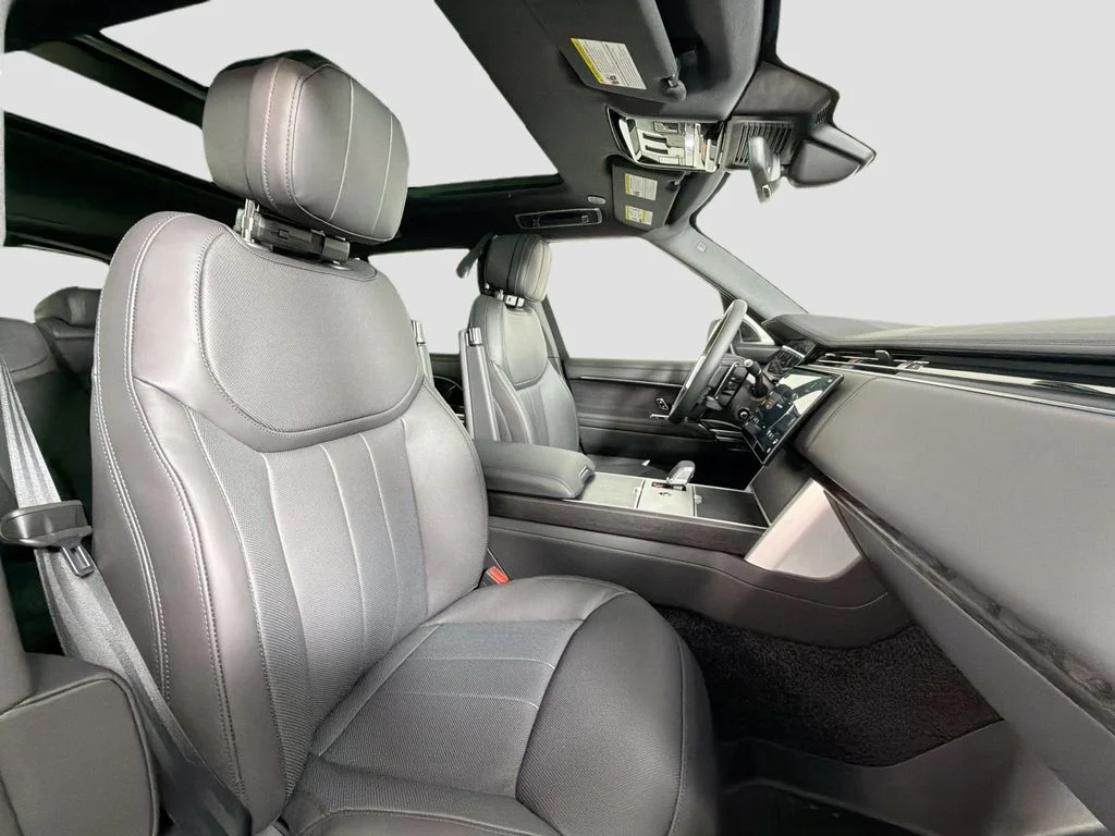 New 2026 Carpathian Grey Land Rover SE image 30