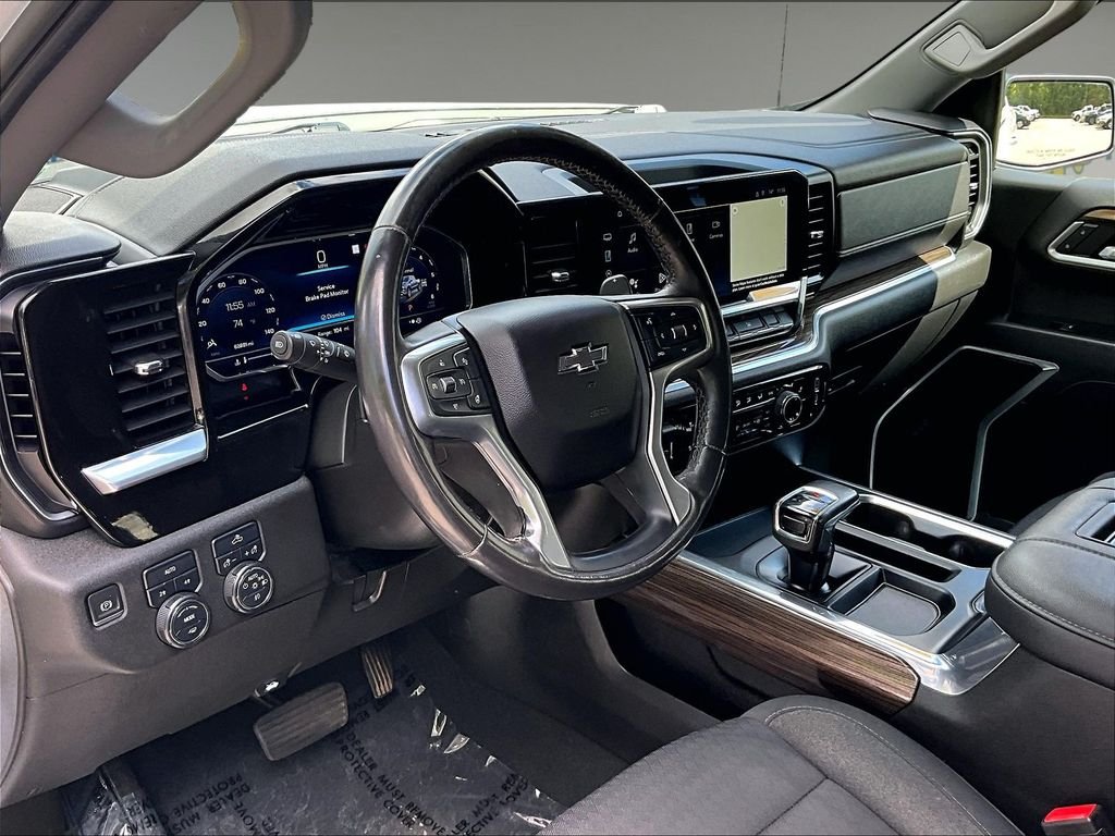 Used 2022 White Chevrolet RST image 8
