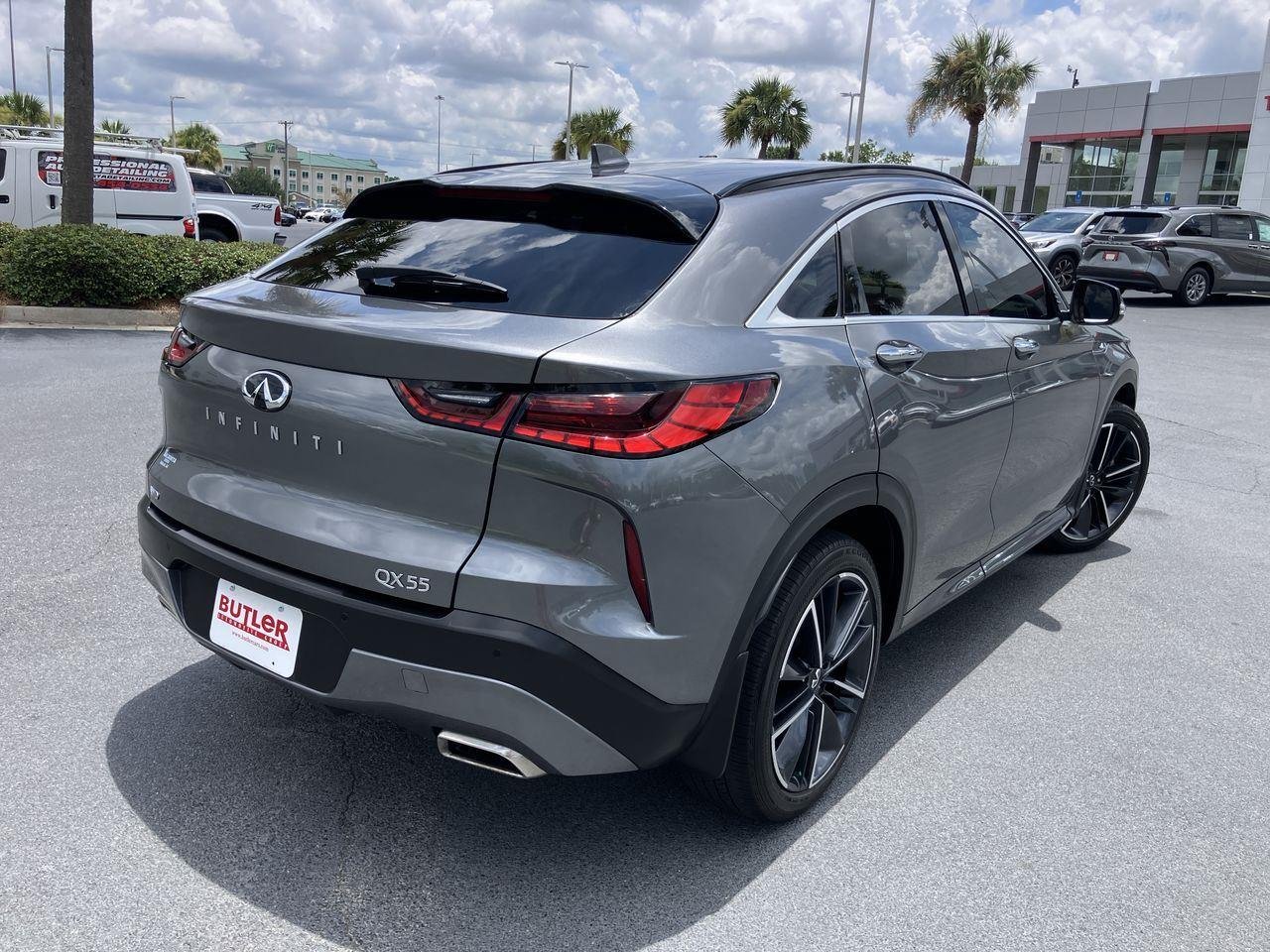 Used 2023 Gray (Graphite Shadow) INFINITI Essential AWD image 5