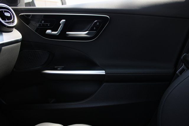 2025 Mercedes-Benz C-Class Sedan C 300 - Photo 29