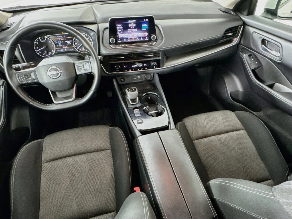 Used 2025 White Nissan SV image 24