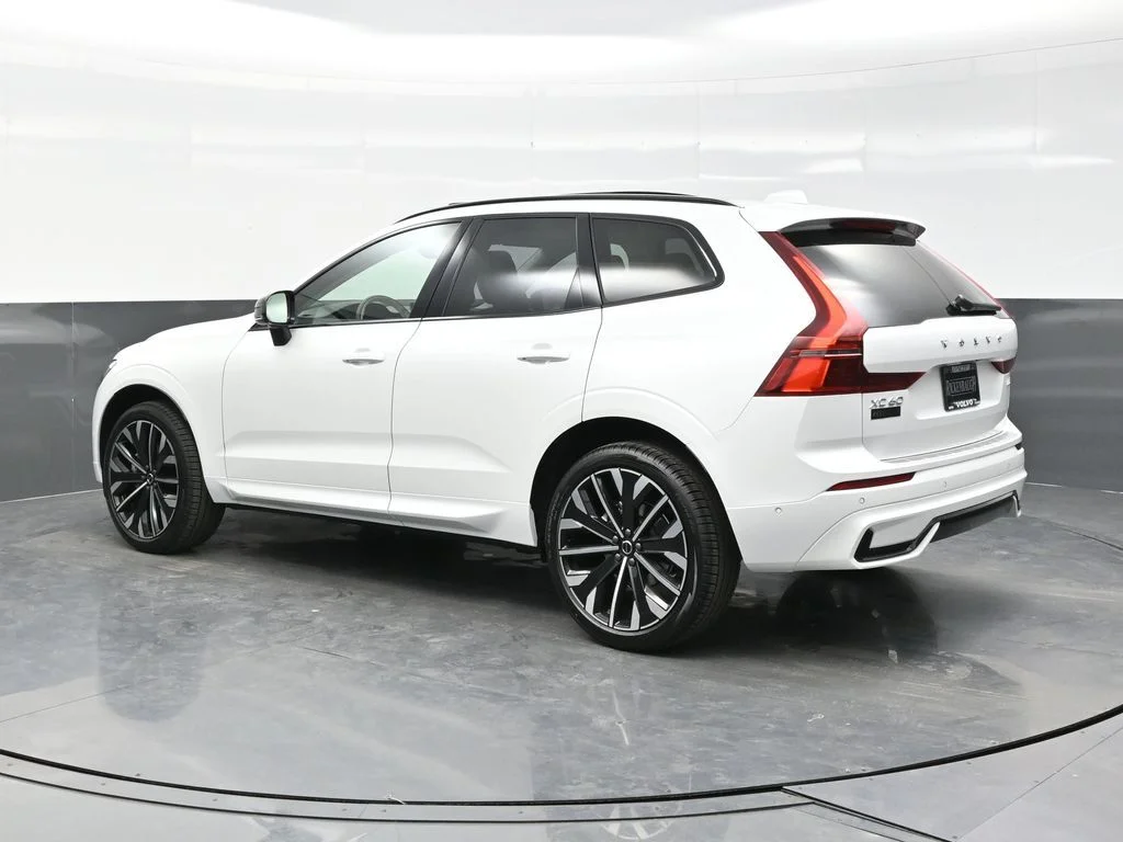 Used 2026 Crystal White Volvo Ultra image 4