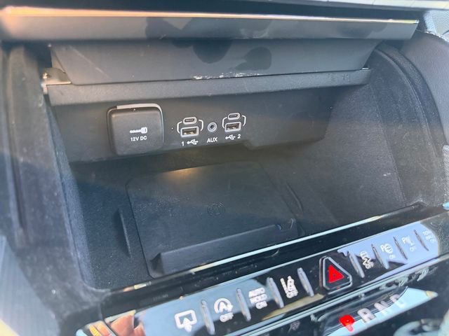 Used 2024 White Jeep  image 34