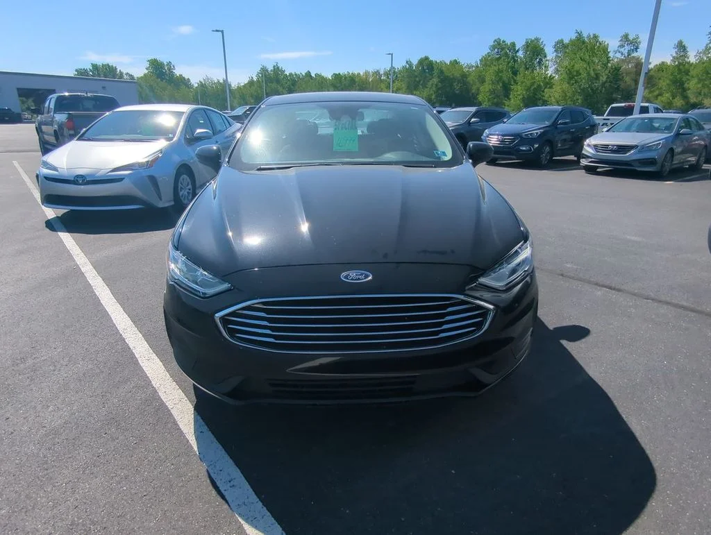 Used 2020 Black Ford SE image 3