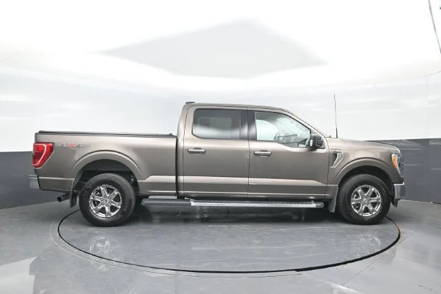 Certified Used 2022 Stone Gray Metallic Ford XLT image 3