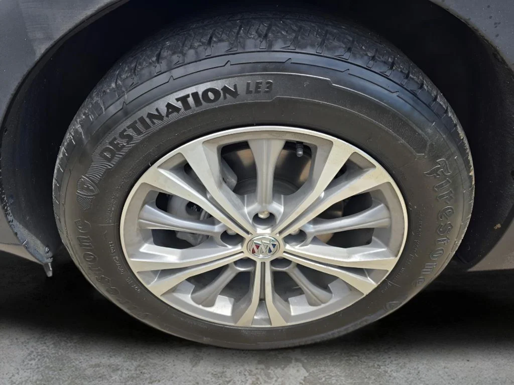 Used 2023 Summit White Buick Preferred image 17