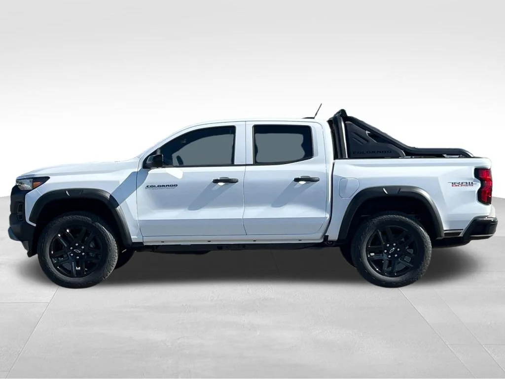 Used 2025 Summit White Chevrolet Trail Boss image 2