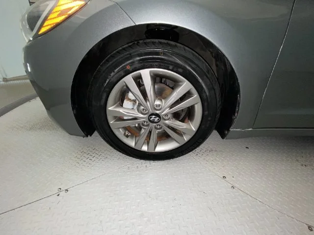 Used 2017 Gray Hyundai SE image 10