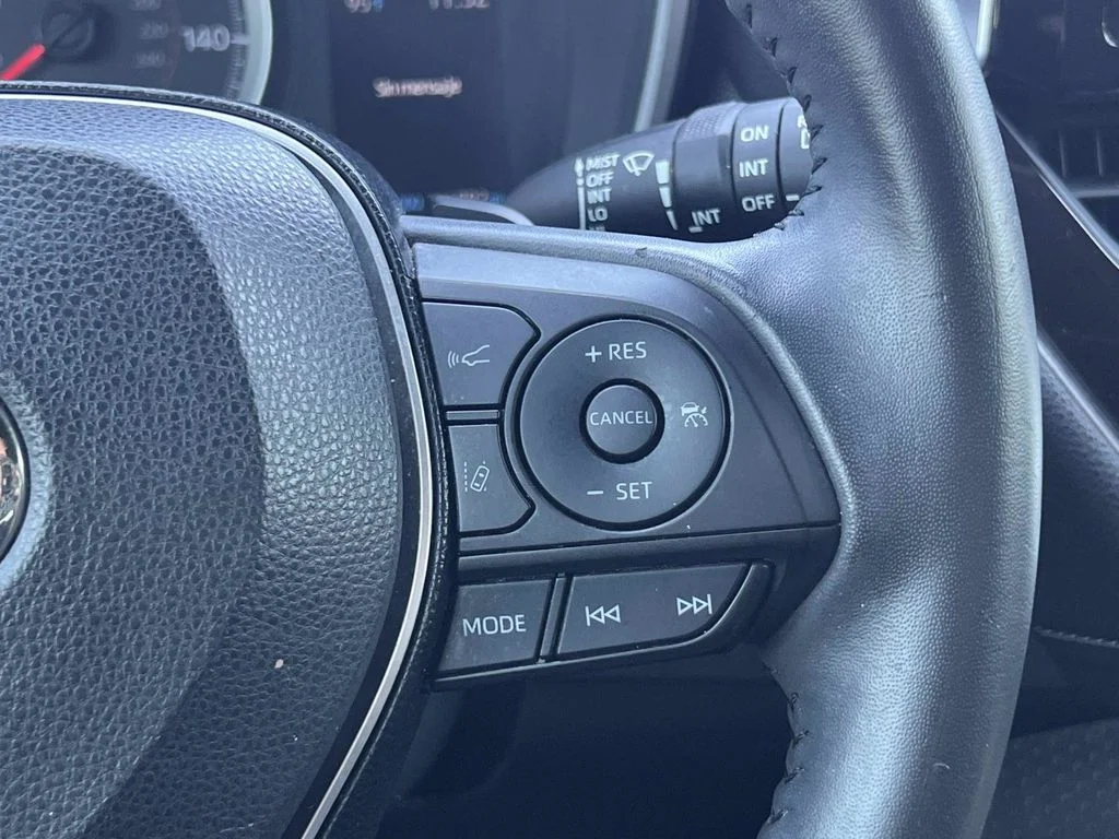 Used 2019  Toyota SE image 28