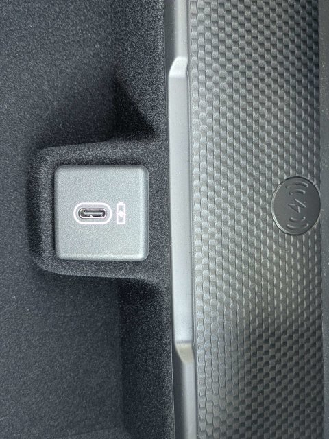 New 2027 Santorini Black Land Rover SE image 23