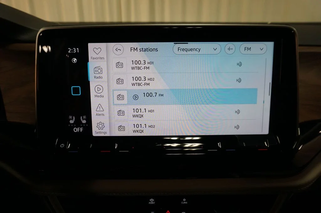 New 2026 Opal White Volkswagen 2.0T SE w/Technology image 16