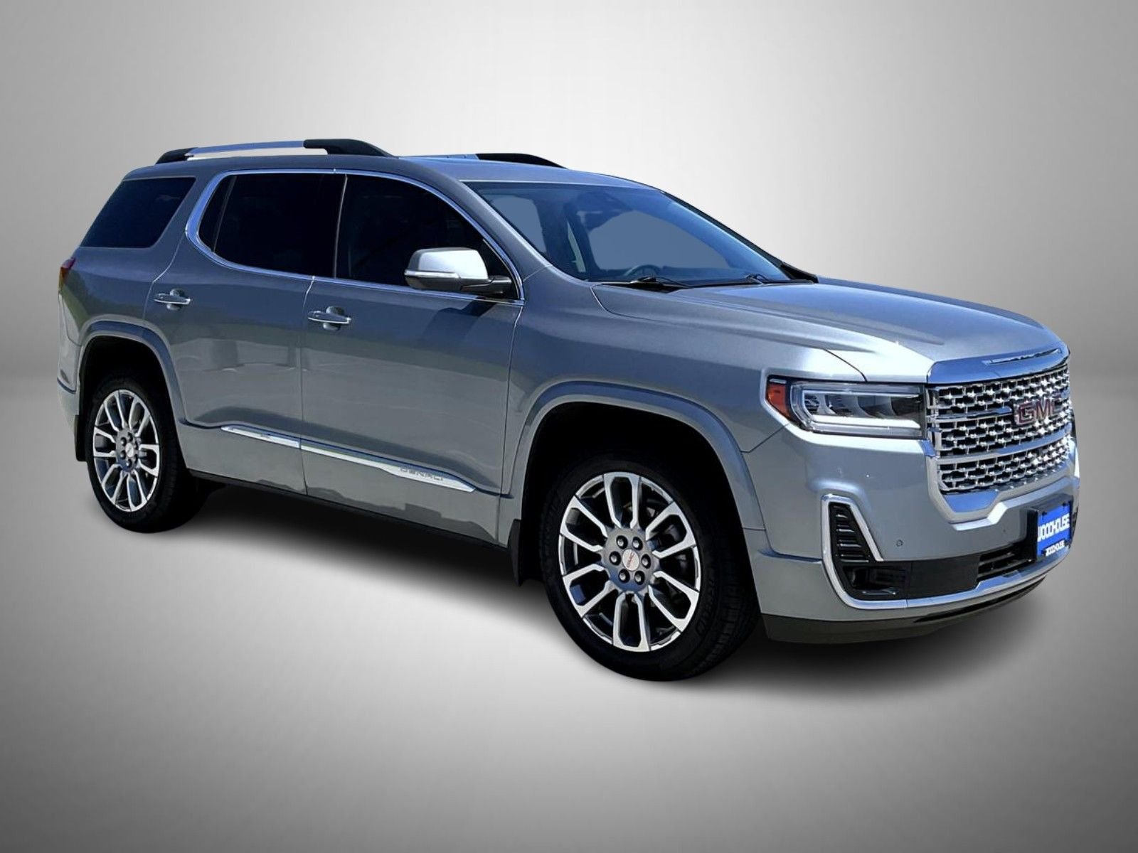 Used 2023 Silver GMC Denali image 3