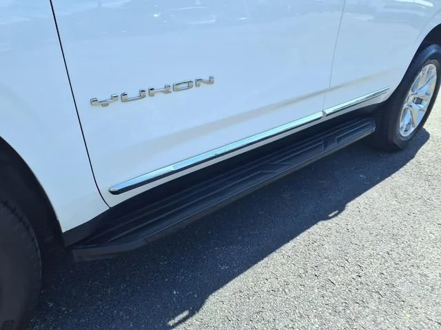Used 2022 Summit White GMC SLT image 10