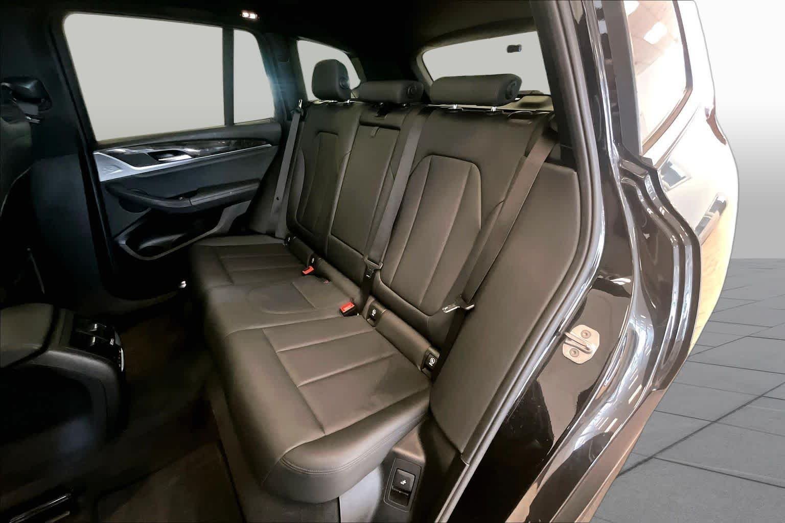 Used 2020 Black Sapphire Metallic BMW sDrive30i image 18