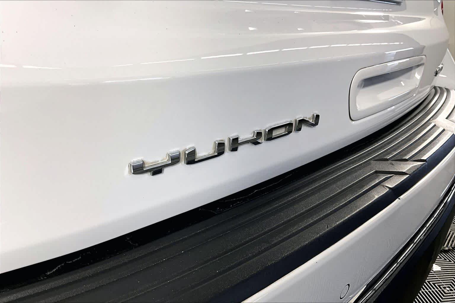 Used 2022 Summit White GMC SLT image 30
