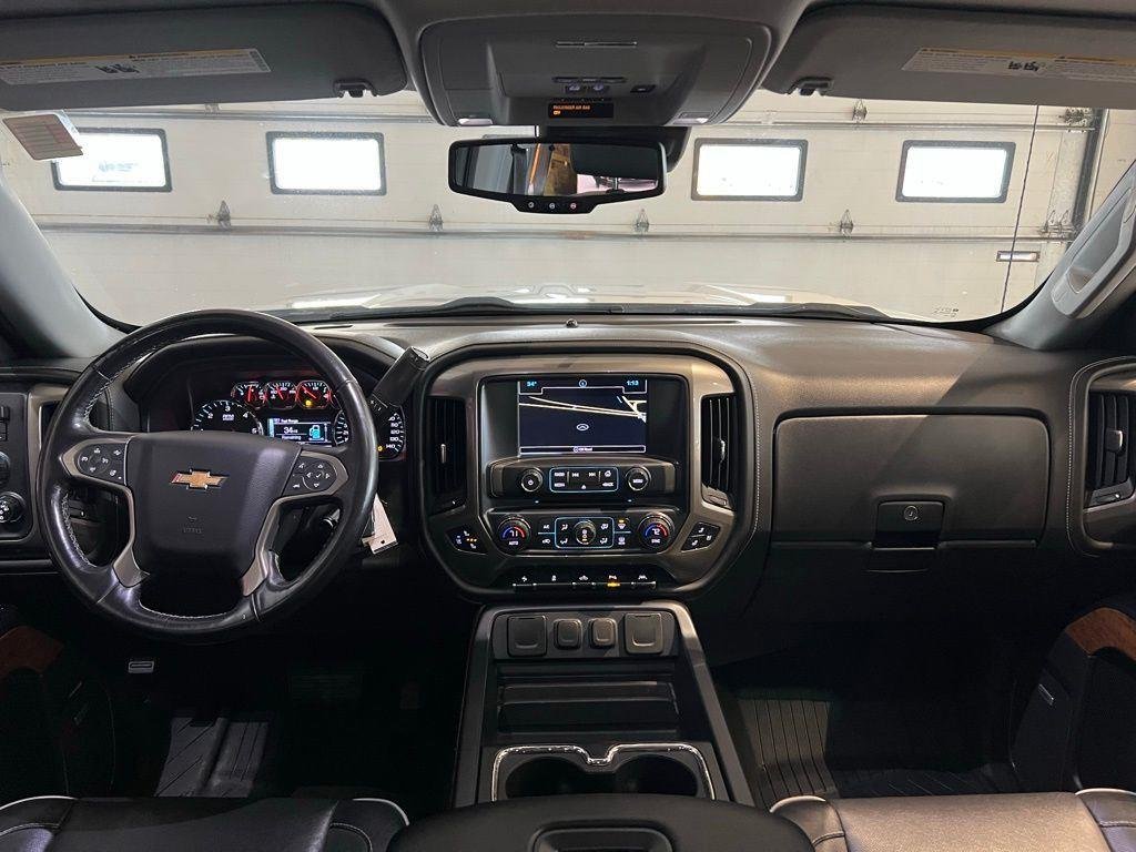 Used 2018 Pearl Chevrolet High Country image 17