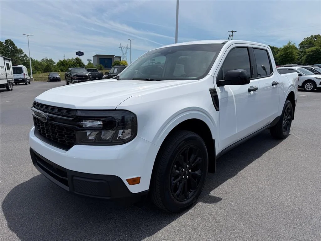 Used 2023 White Ford XLT image 4